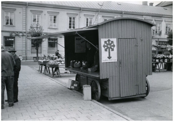 Lotteristånd på torg