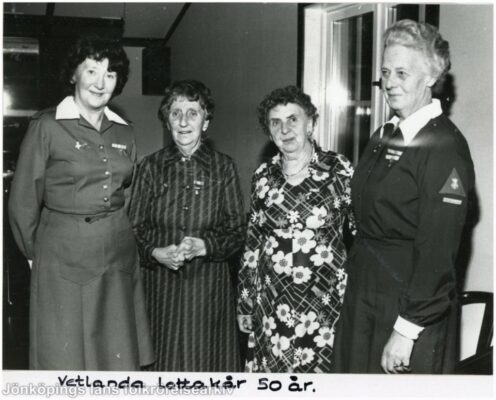 Fyra äldre kvinnor