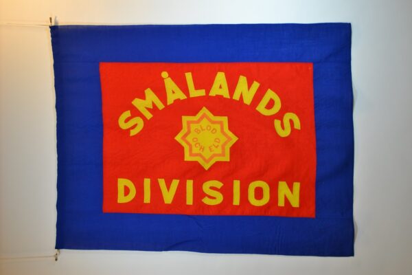 Fana: Frälsningsarmén, Smålands division, med mottot "Blod och eld".
