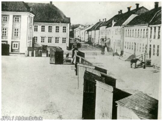En samling skjul på hovrättstorget.