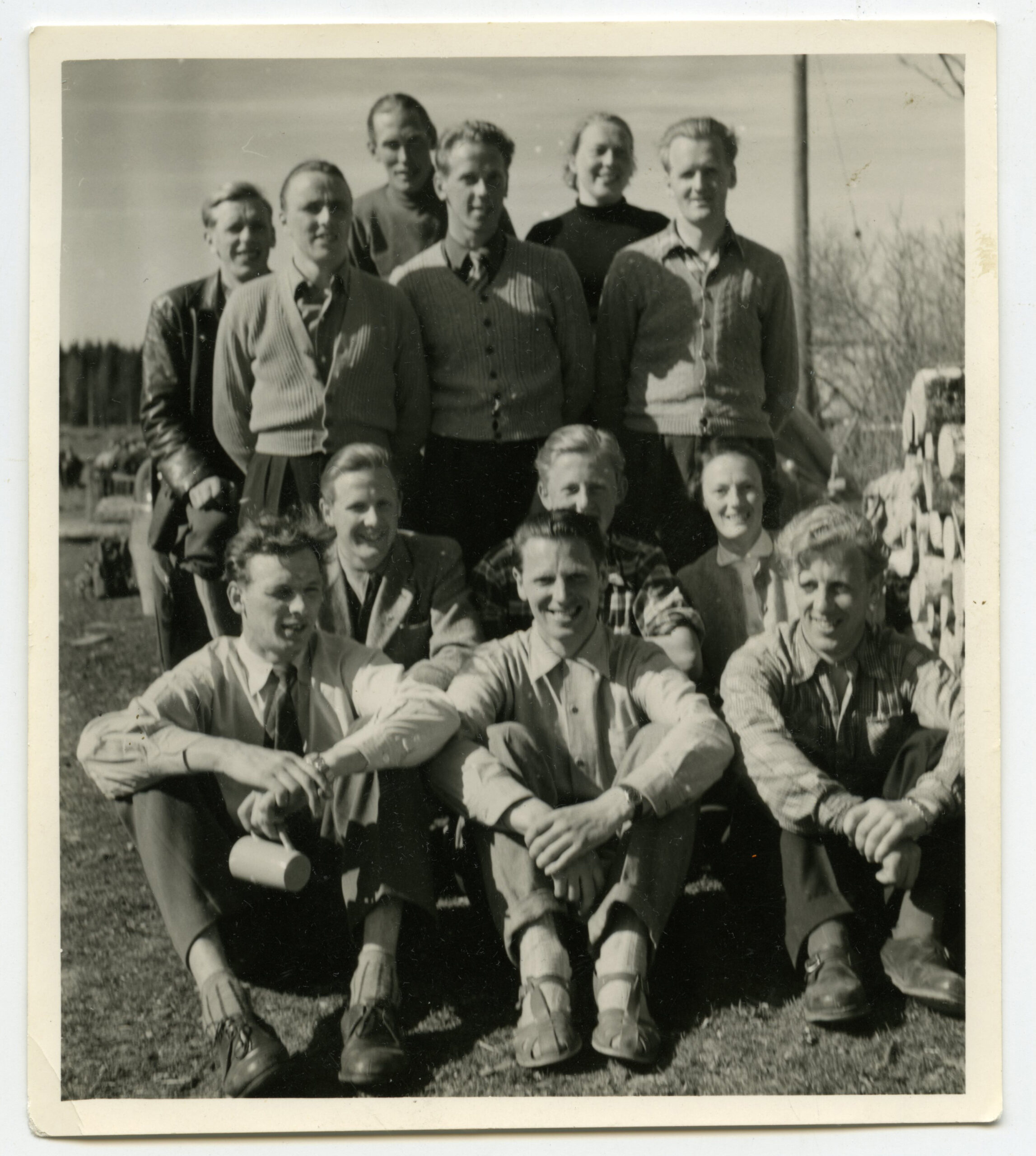 Gruppfotot i original, utan numrering.